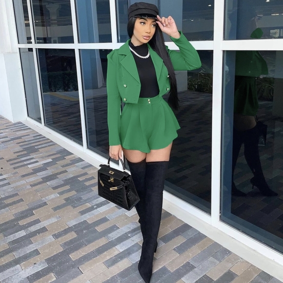 NWT GREEN DOUBLE BREASTED CROPPED MINI SHORT MATCHING SET SIZE: SMALL-LARGE - Picture 4 of 11